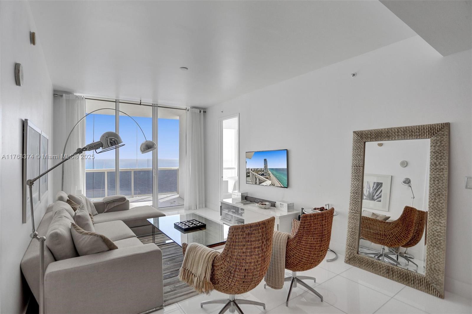 TRUMP ROYALE CONDO - Residential Lease