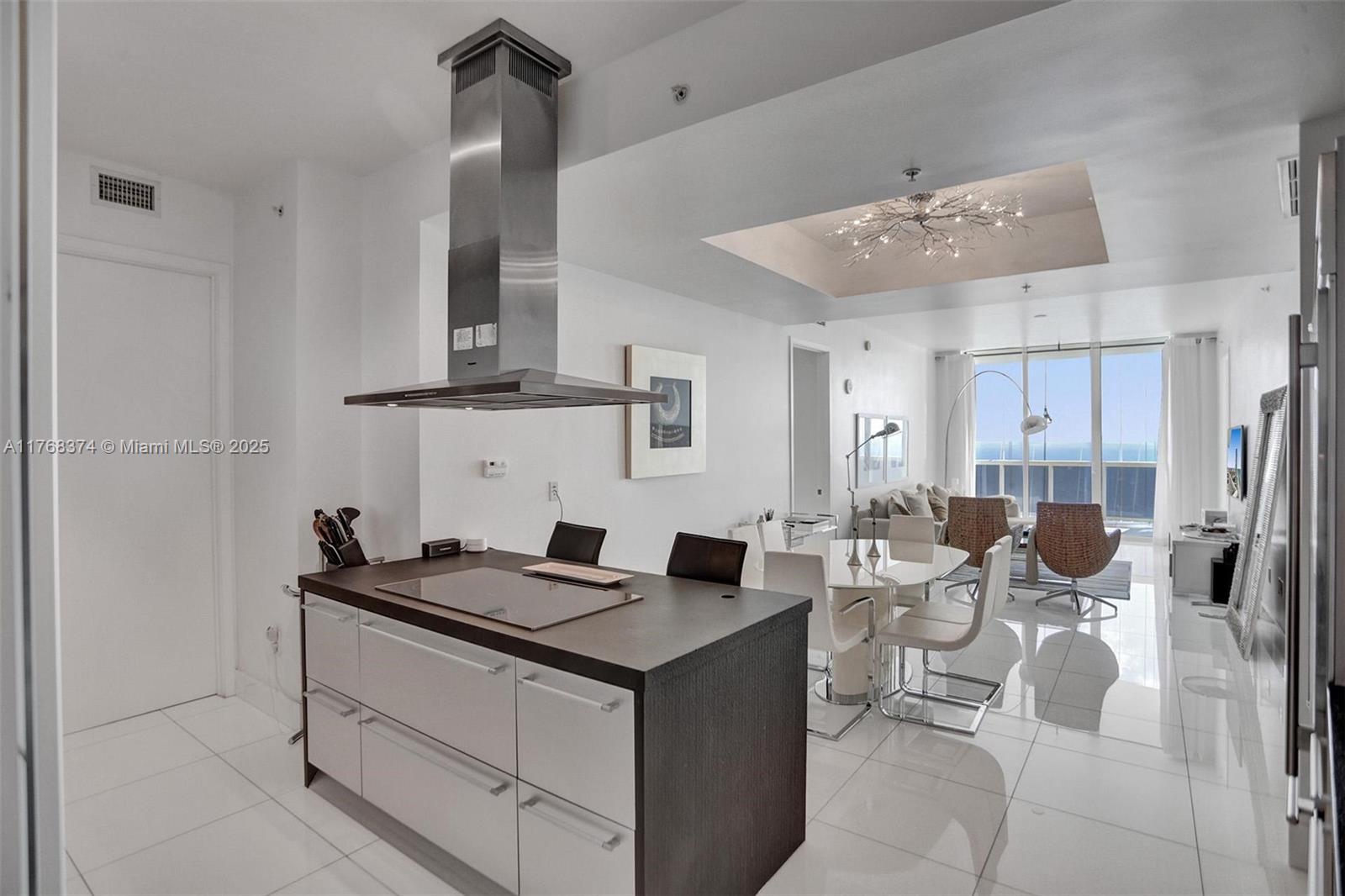 TRUMP ROYALE CONDO - Residential Lease