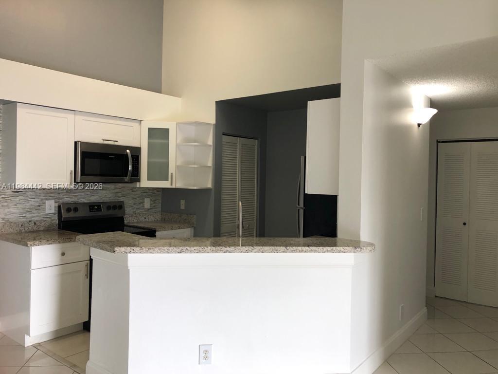 SUMMERBREEZE CONDO - Residential