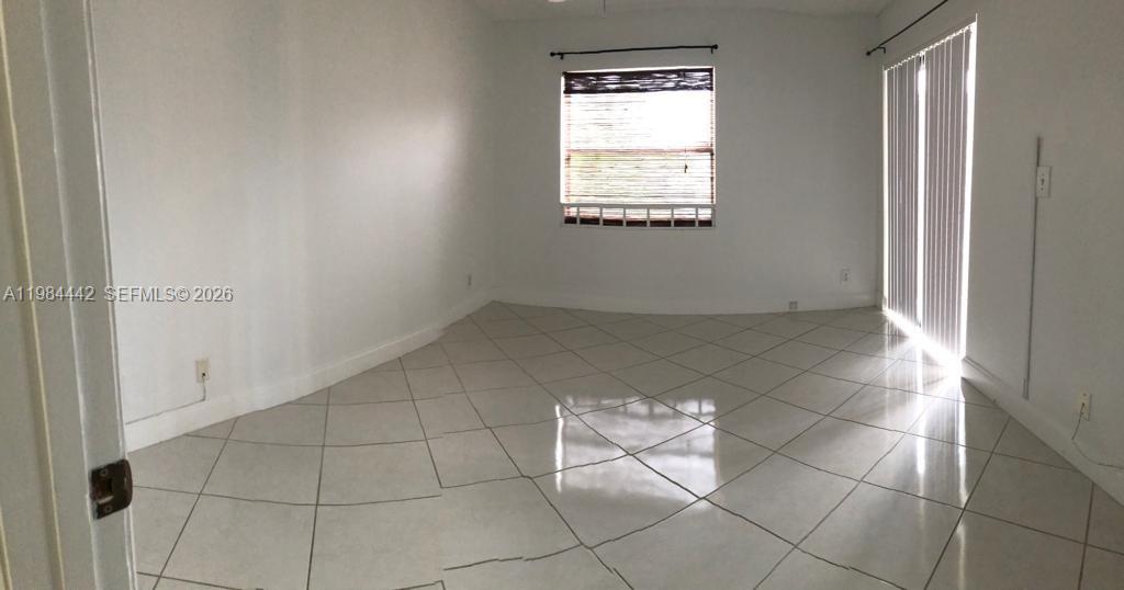 SUMMERBREEZE CONDO - Residential