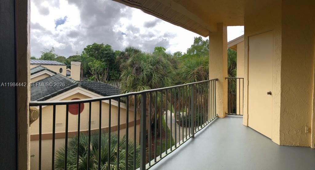 SUMMERBREEZE CONDO - Residential