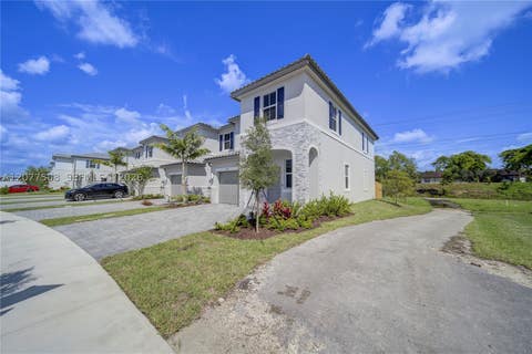 Tiny photo for 11881 NW 47th Mnr, Coral Springs, FL 33076 (MLS # A12077508)