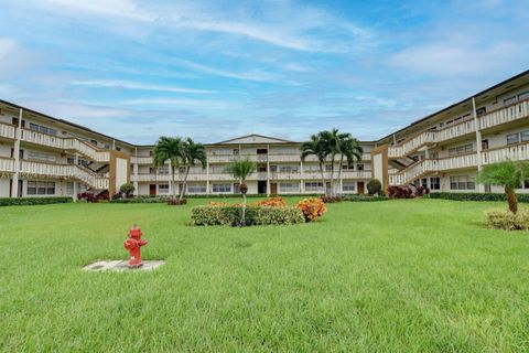 Condominium in Boca Raton FL 293 Mansfield G.jpg