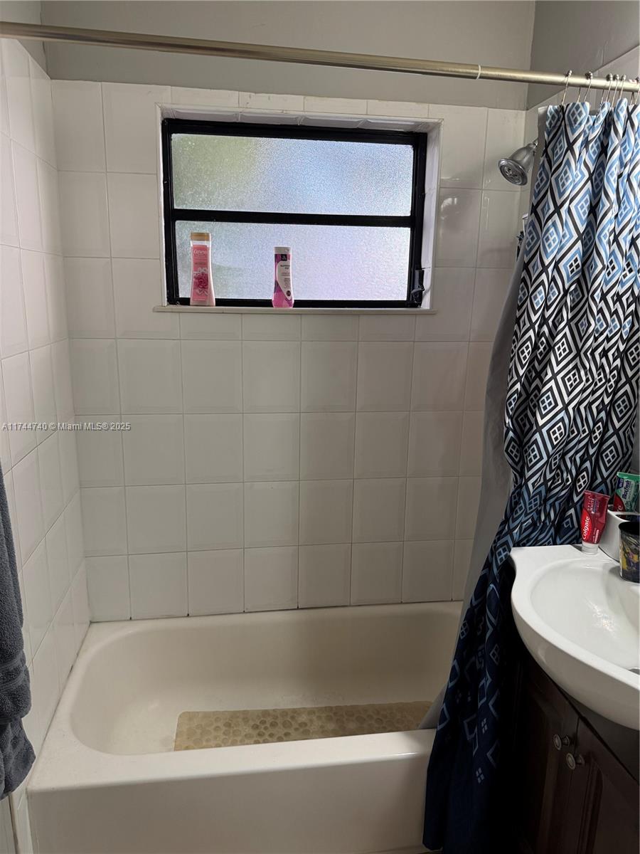 1ST ADDN TO GOLDEN HIGHLA - Residential