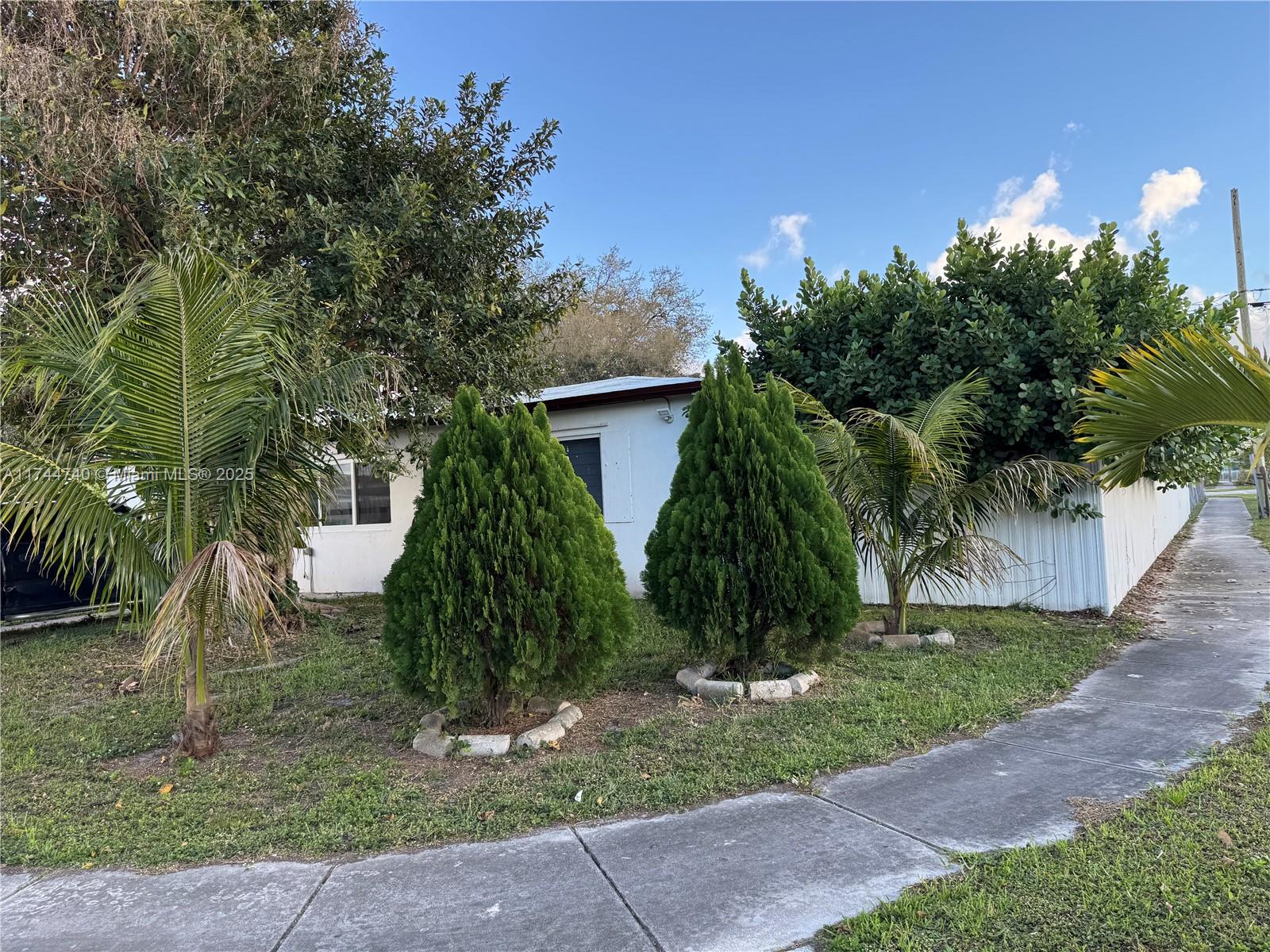 1ST ADDN TO GOLDEN HIGHLA - Residential