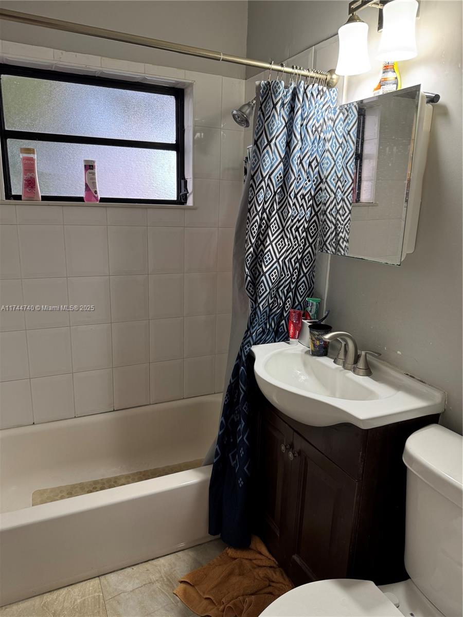 1ST ADDN TO GOLDEN HIGHLA - Residential