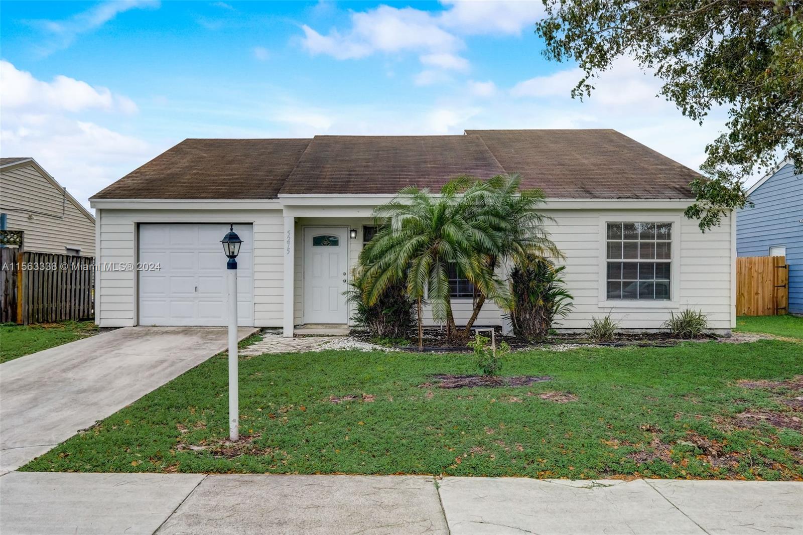 Property for Sale at 5275 W Canal Cir W Cir, Lake Worth, Palm Beach County, Florida - Bedrooms: 3 
Bathrooms: 2  - $449,900
