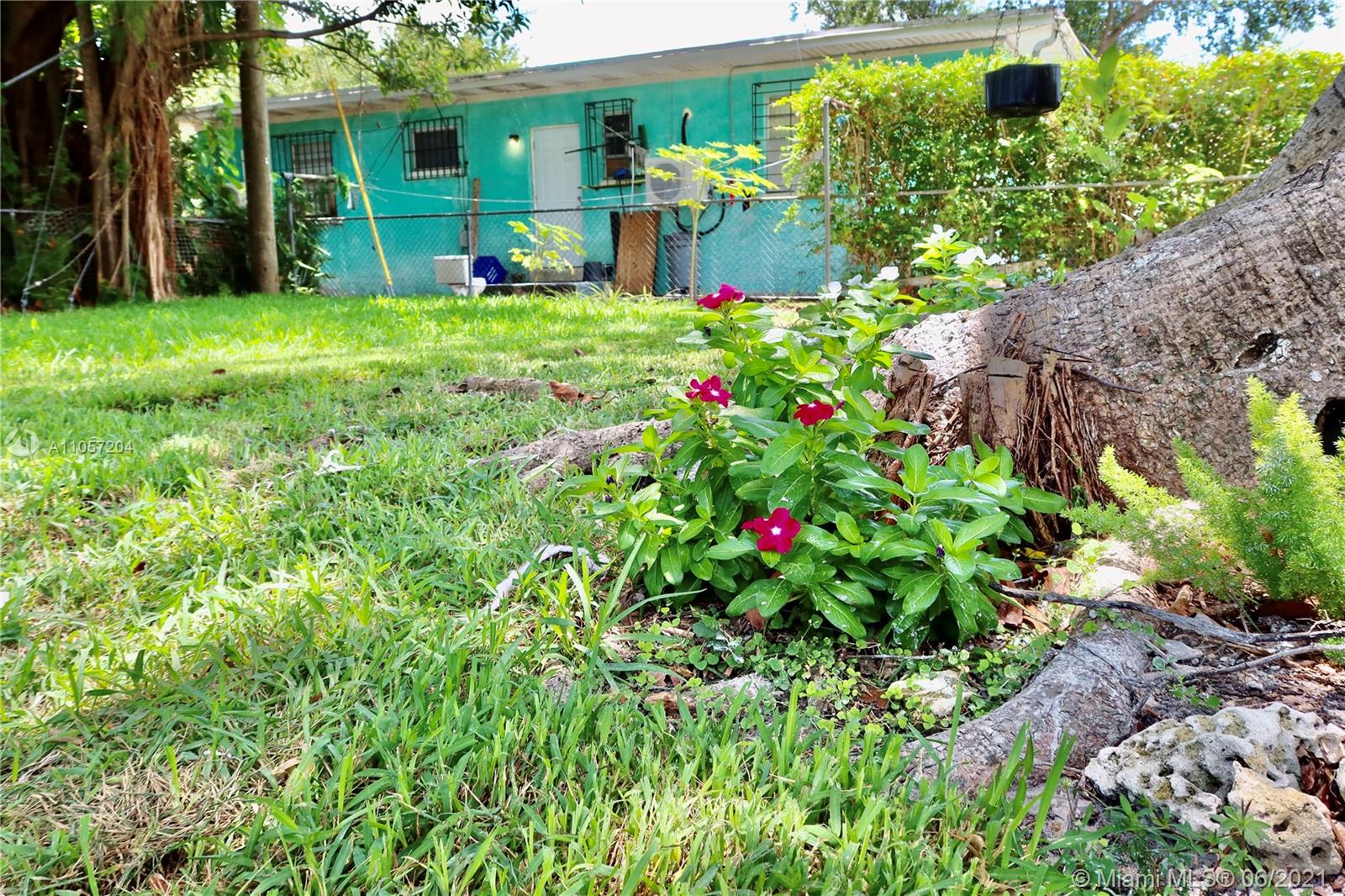 N MIAMI EST 1ST ADDN - Residential