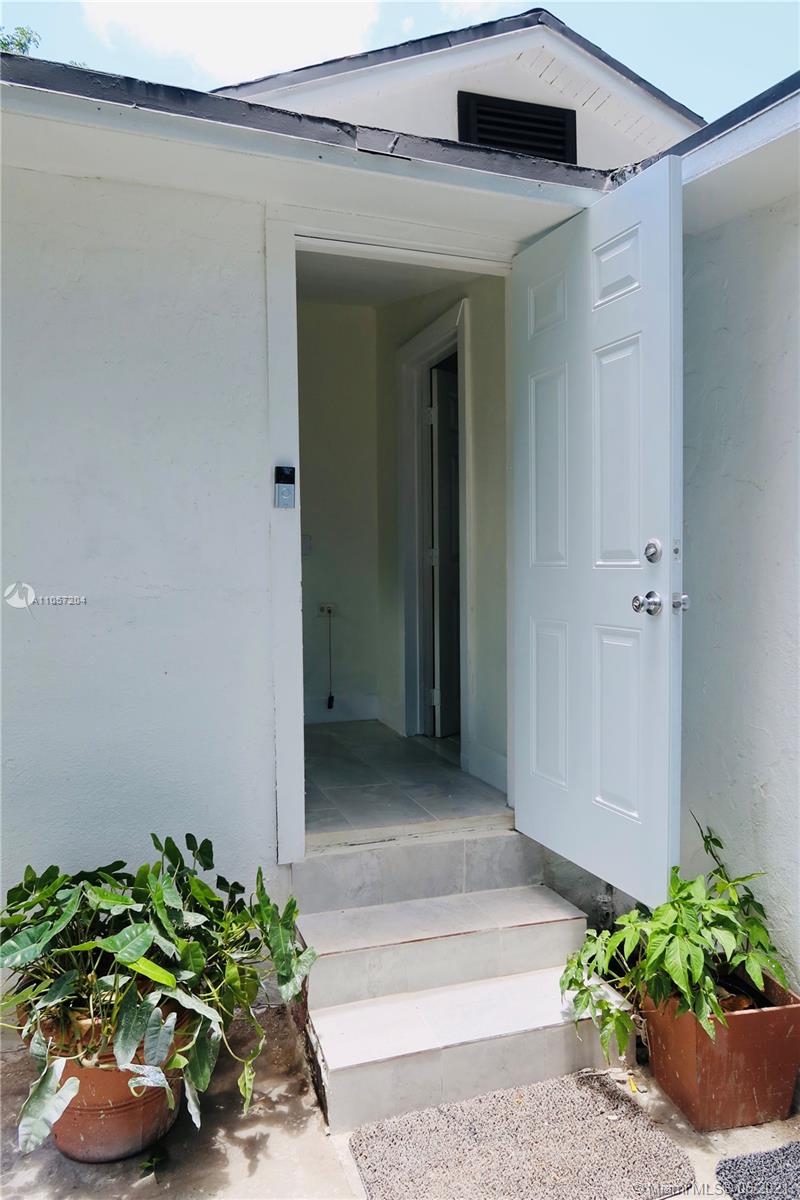 N MIAMI EST 1ST ADDN - Residential