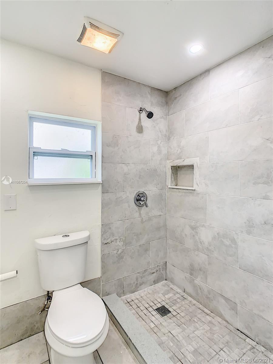 N MIAMI EST 1ST ADDN - Residential