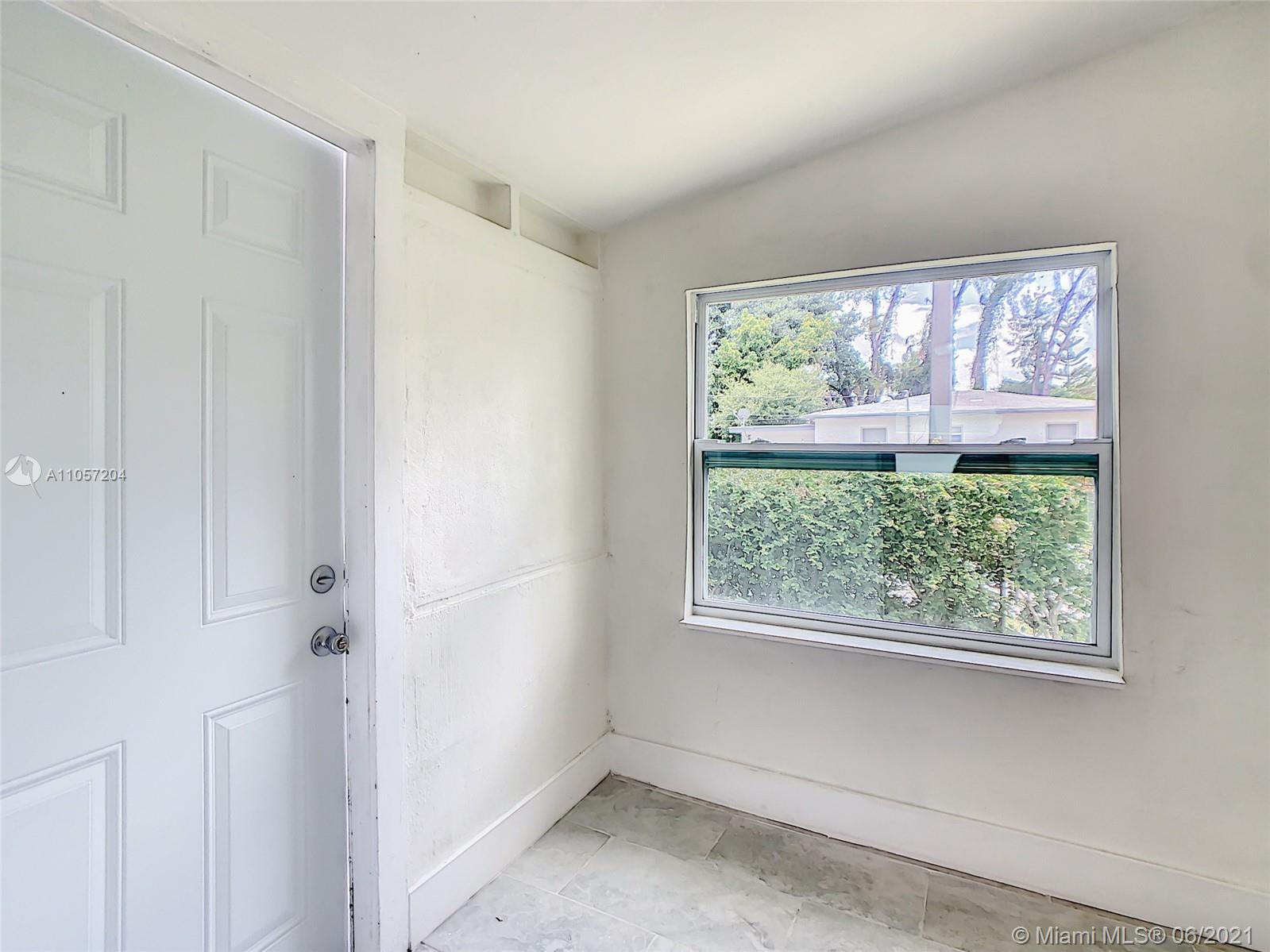 N MIAMI EST 1ST ADDN - Residential