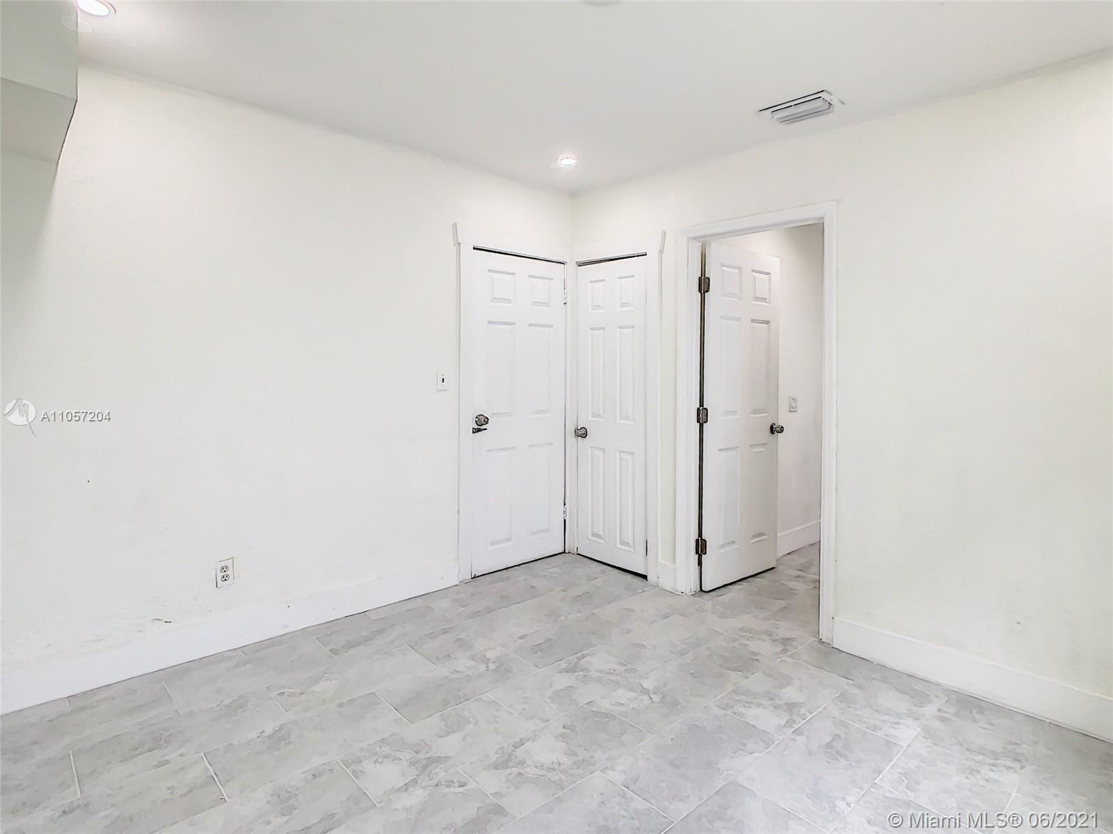 N MIAMI EST 1ST ADDN - Residential