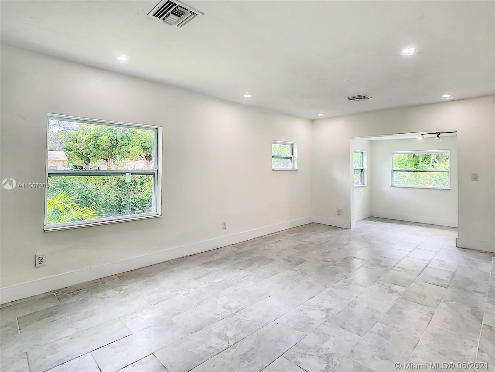 N MIAMI EST 1ST ADDN - Residential