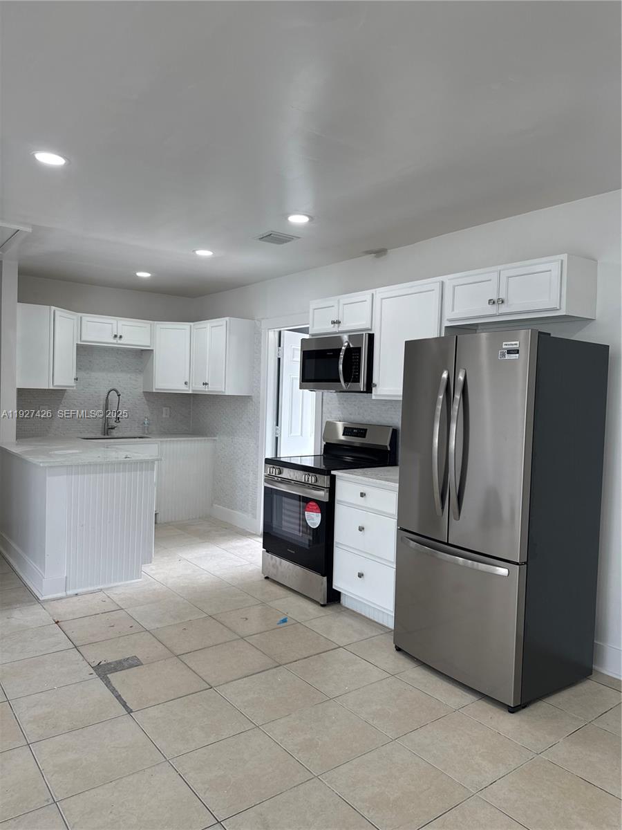 MONROE HEIGHTS - Residential Lease