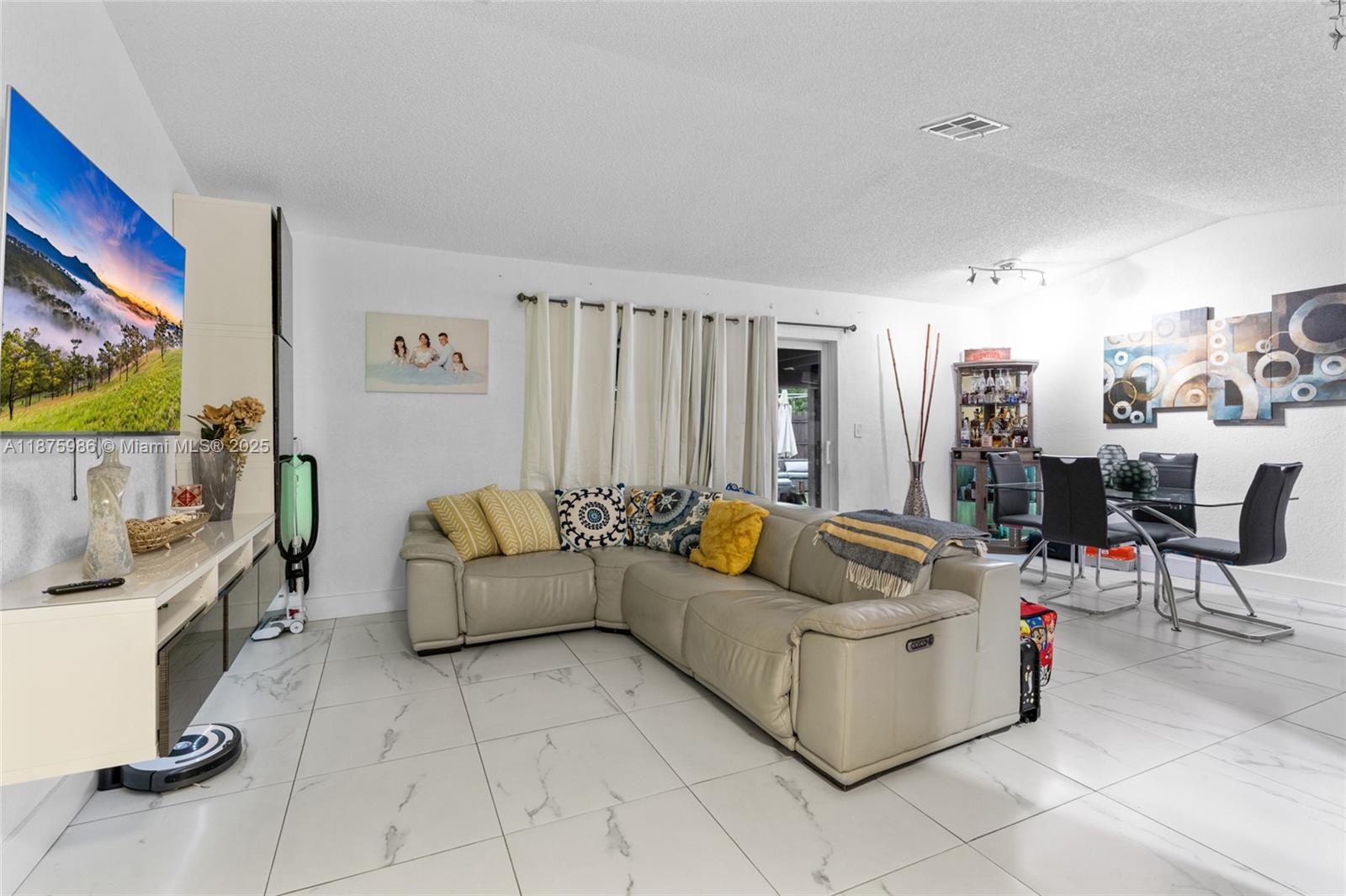 FAIRLAND GARDENS - Residential