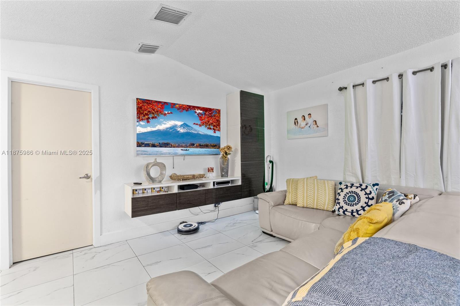 FAIRLAND GARDENS - Residential