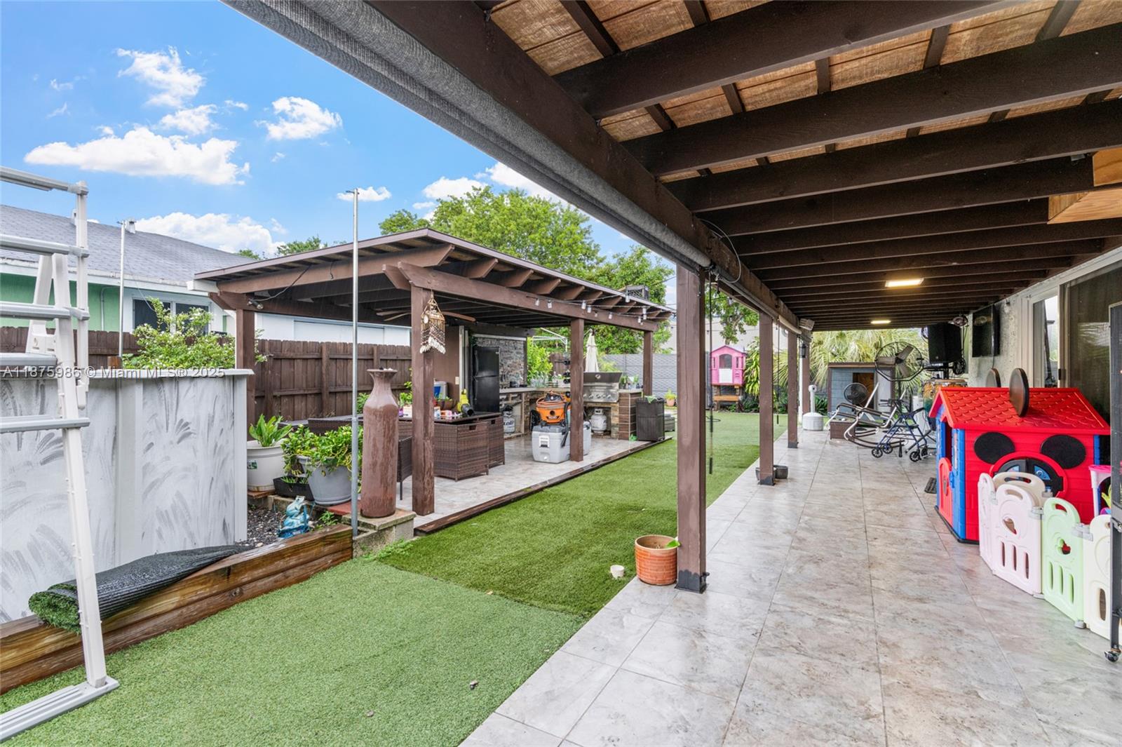 FAIRLAND GARDENS - Residential