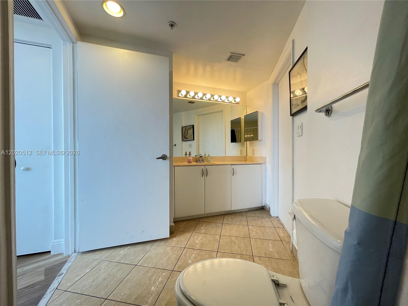 OPERA TOWER CONDO - Residential