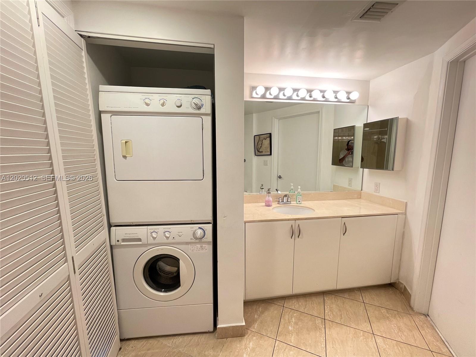 OPERA TOWER CONDO - Residential