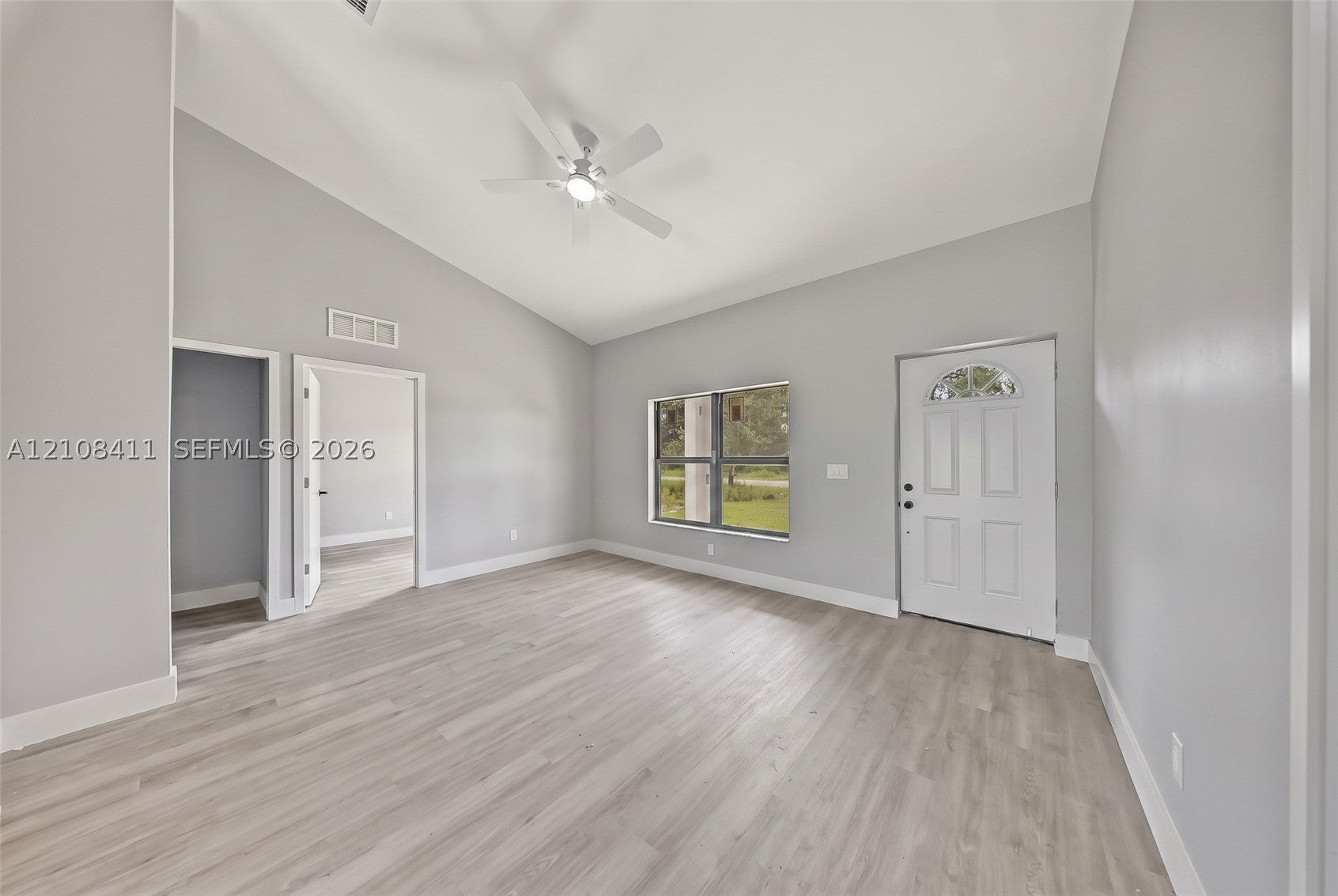 527 Avenida Del Sur