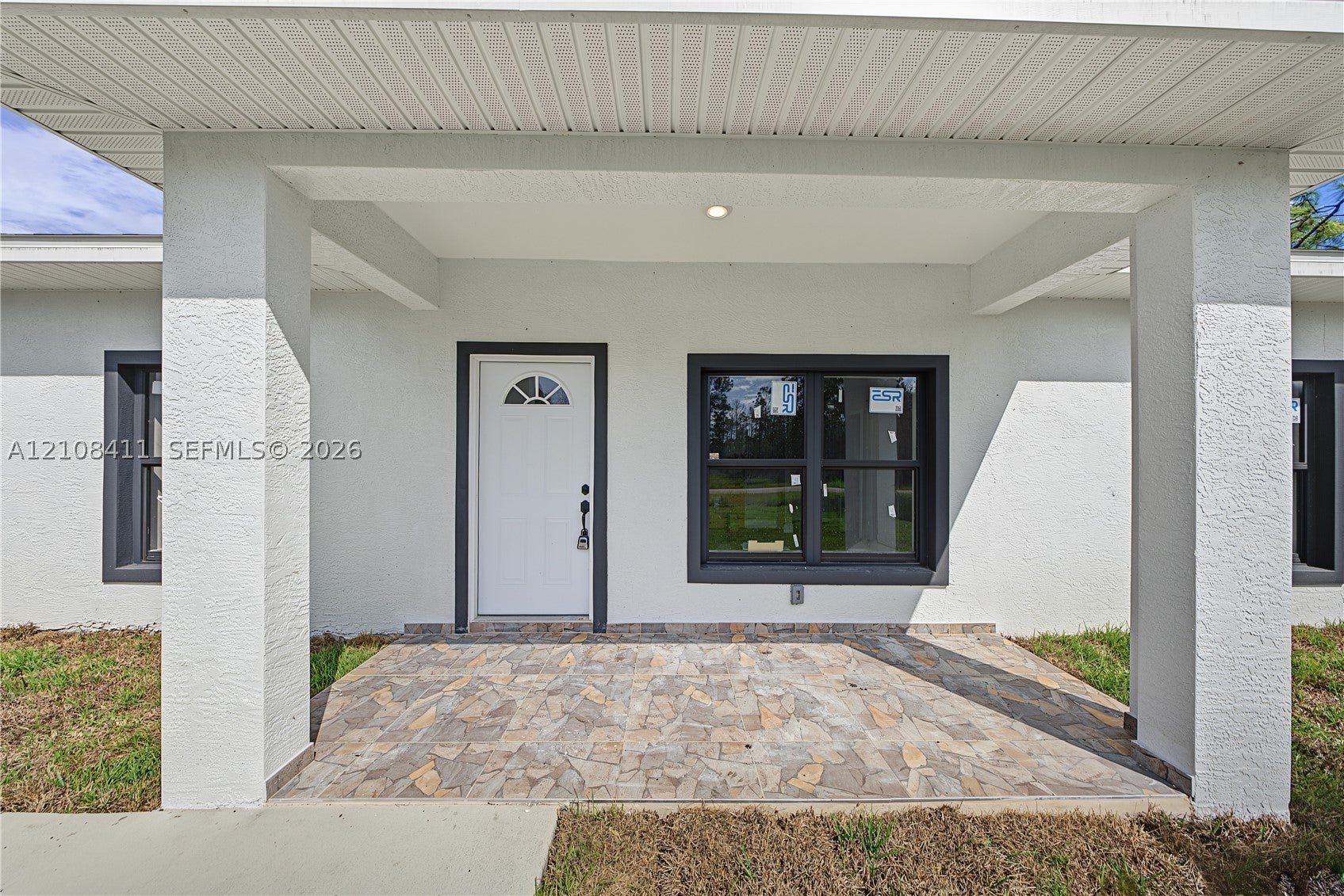 527 Avenida Del Sur