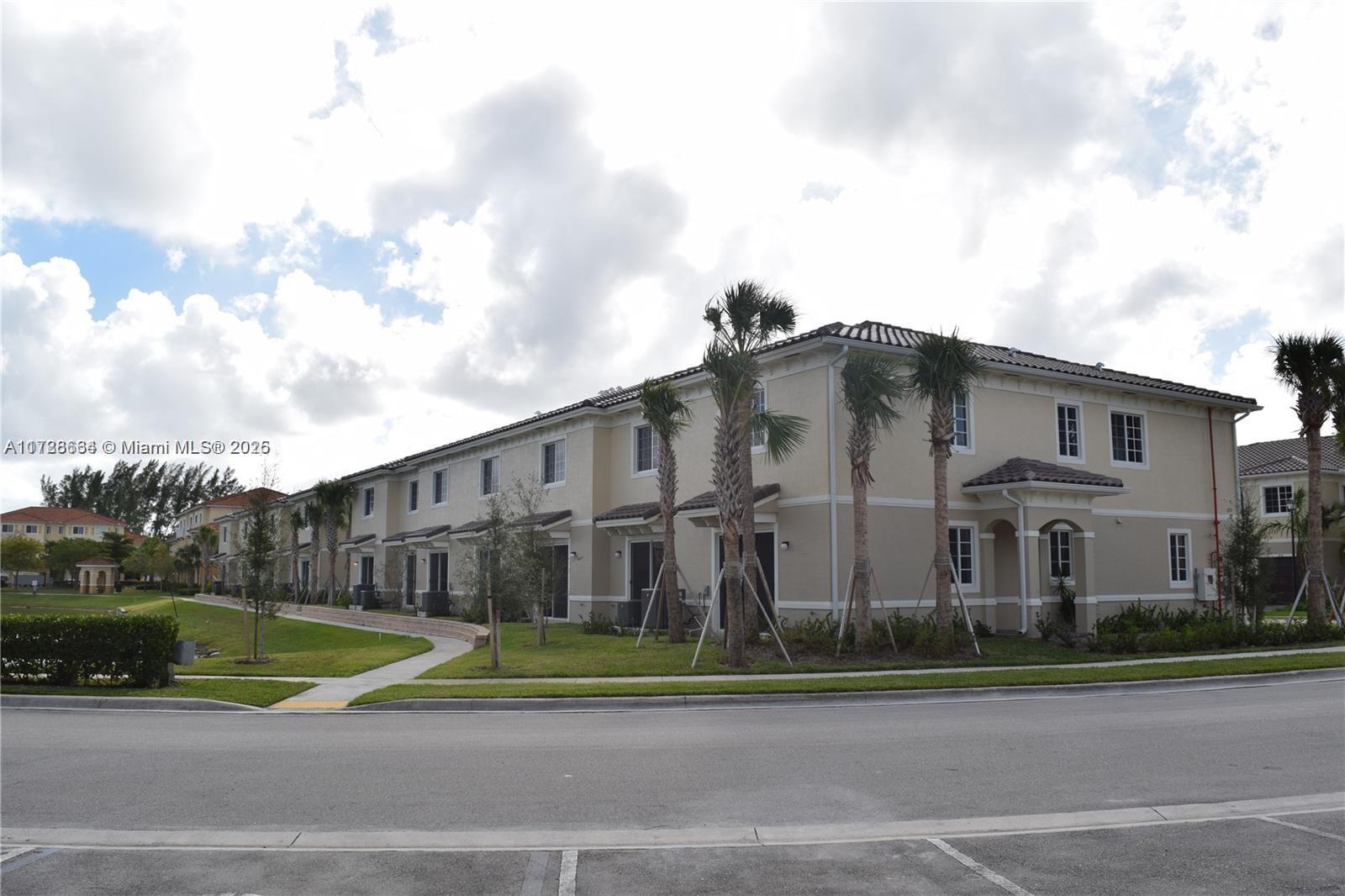 2714 Sw 81st Ter 2724, Miramar, Broward County, Florida - 3 Bedrooms  
3 Bathrooms - 