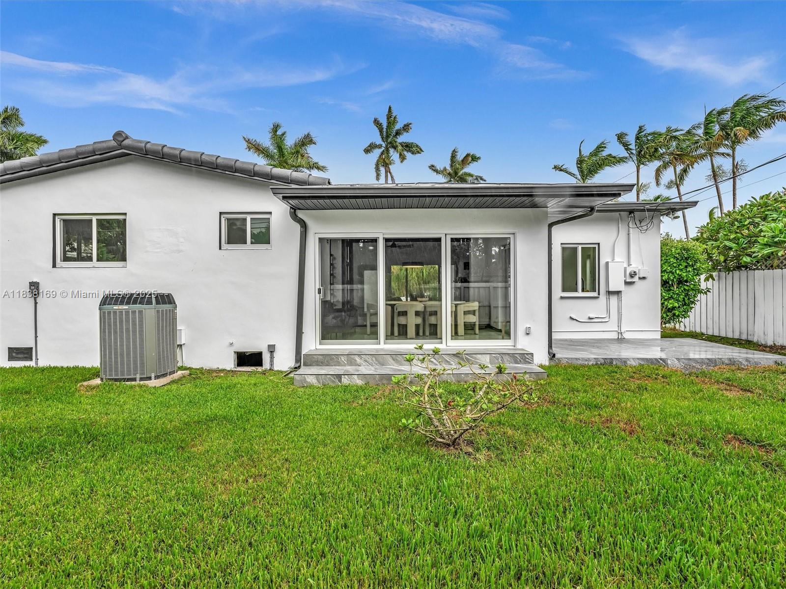 915 N 14th Ave