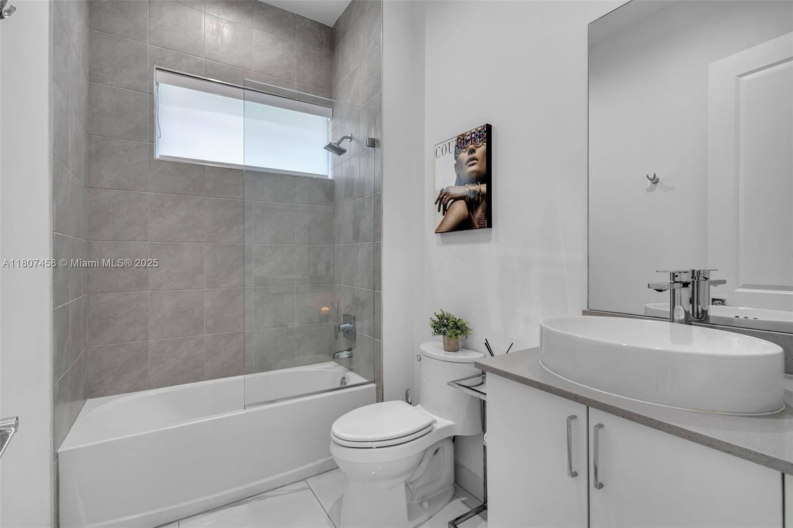 DOWNTOWN DORAL SOUTH PHAS - Residential
