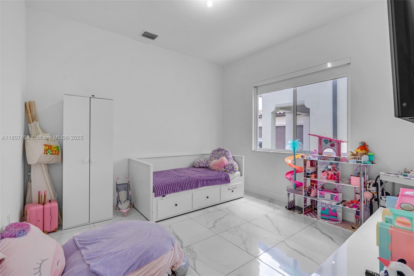 DOWNTOWN DORAL SOUTH PHAS - Residential