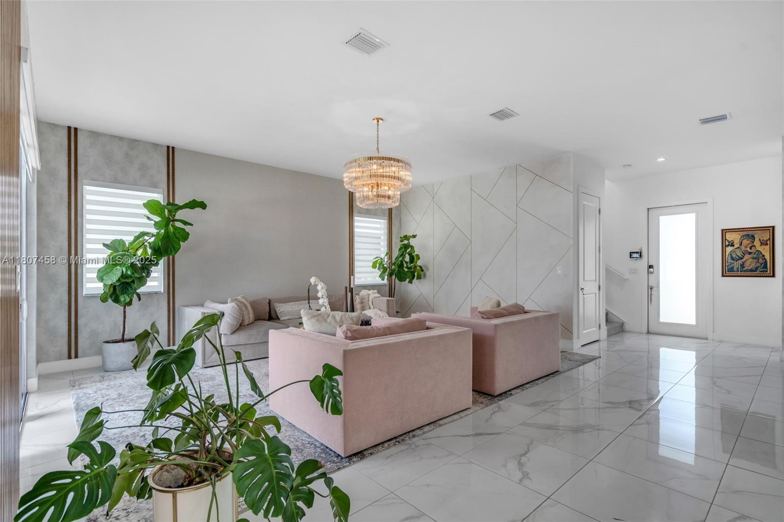 DOWNTOWN DORAL SOUTH PHAS - Residential