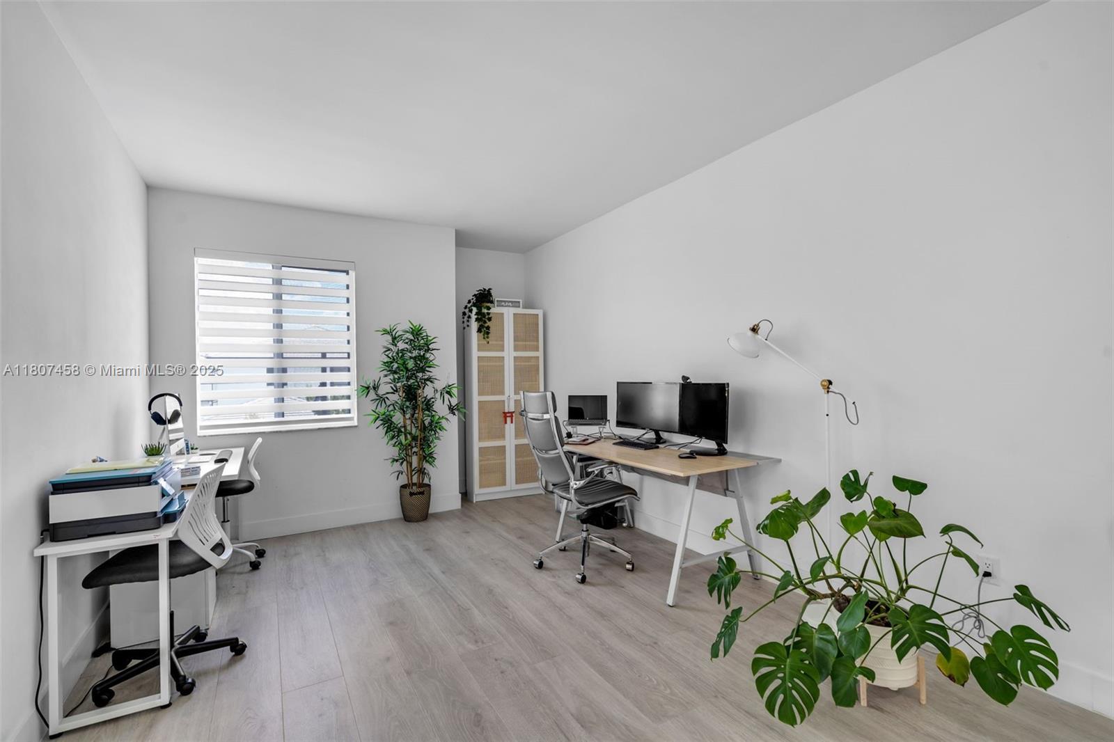 DOWNTOWN DORAL SOUTH PHAS - Residential
