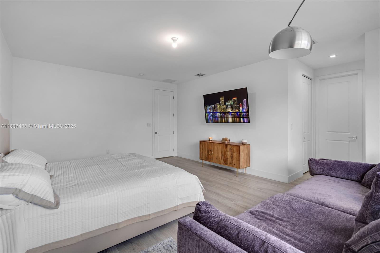 DOWNTOWN DORAL SOUTH PHAS - Residential