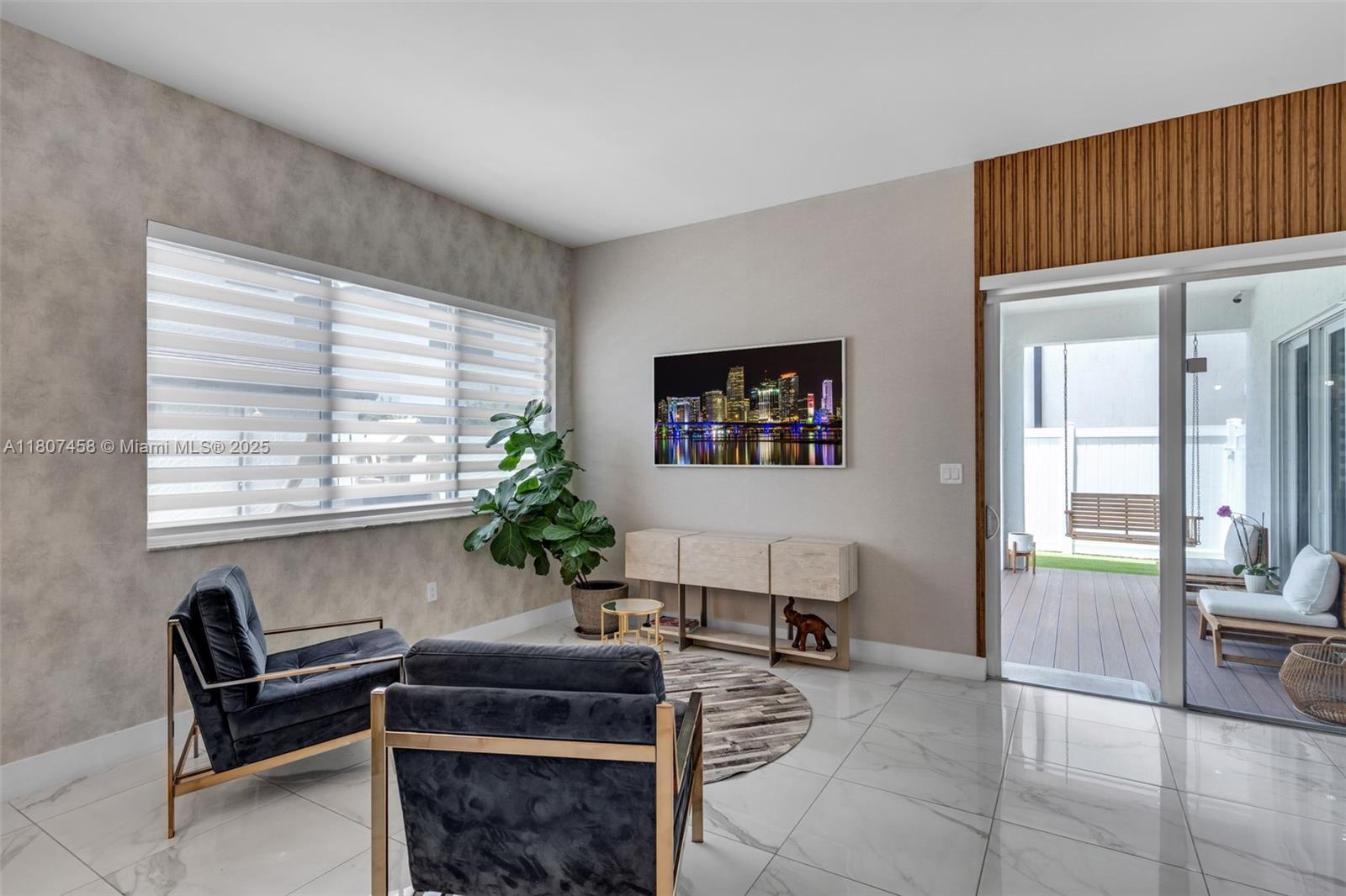 DOWNTOWN DORAL SOUTH PHAS - Residential