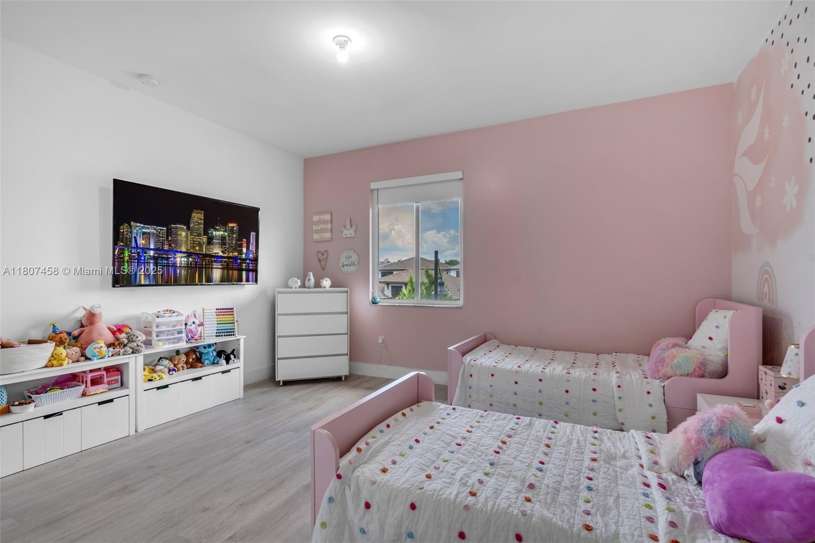 DOWNTOWN DORAL SOUTH PHAS - Residential