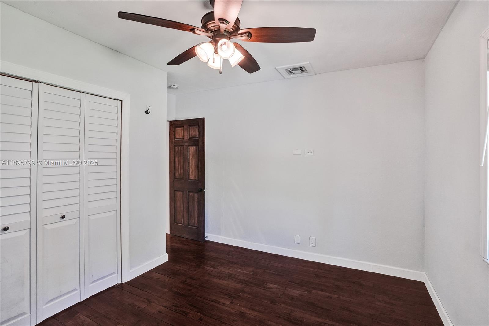 Poinsettia Heights - Residential