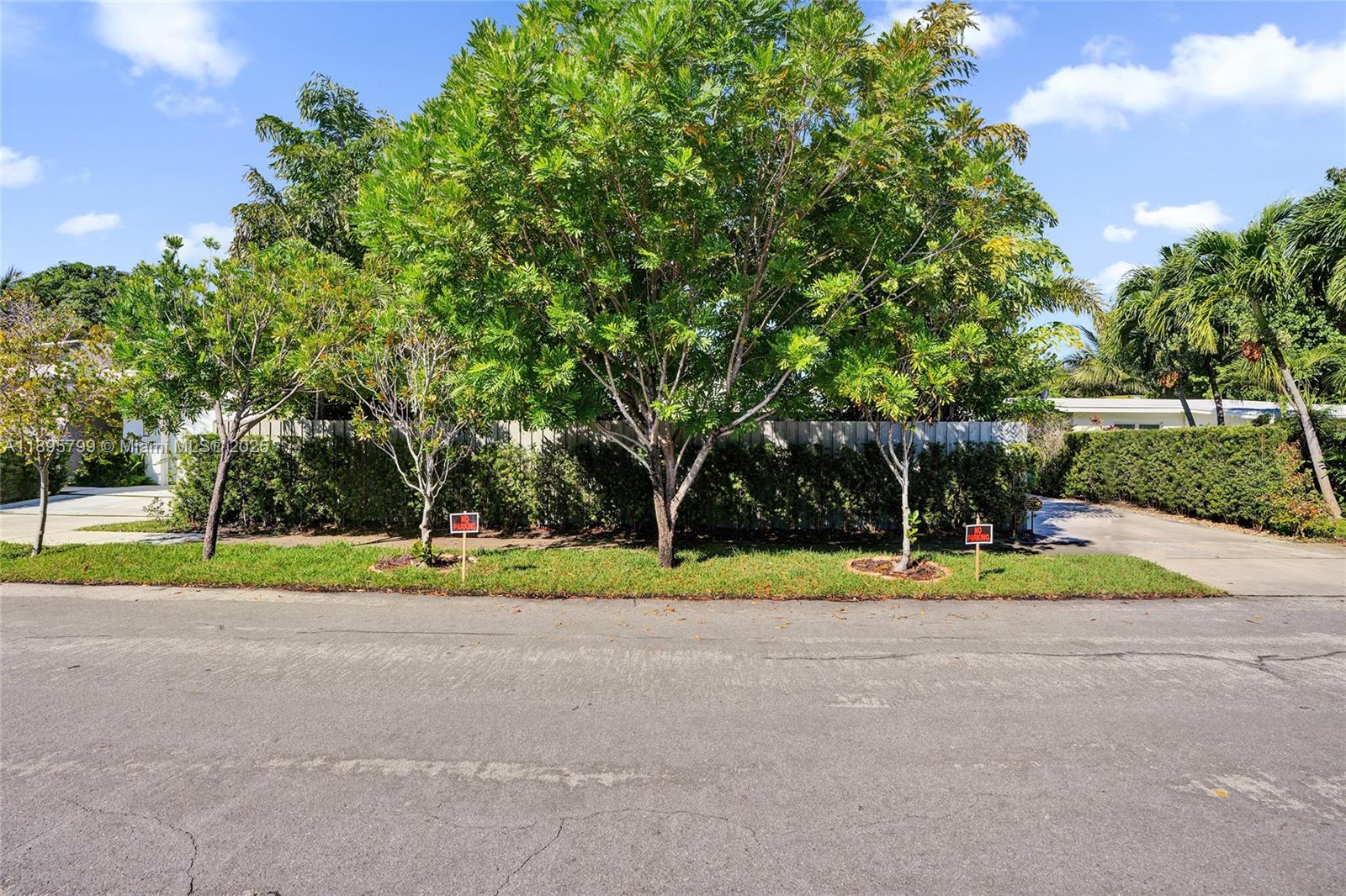 Poinsettia Heights - Residential