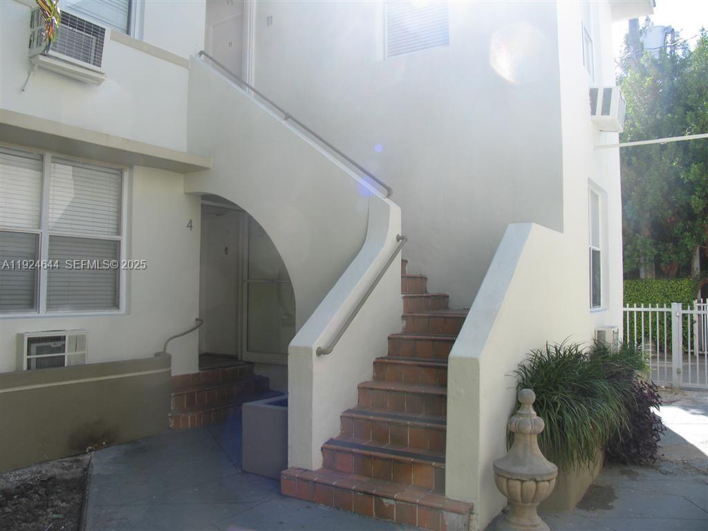 1030 Jefferson Ave 11