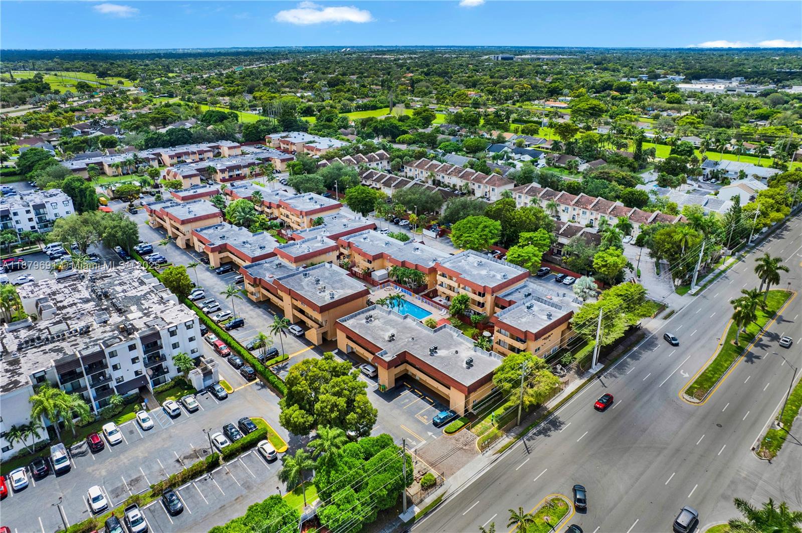 PUERTA DEL SOL CONDO - Residential