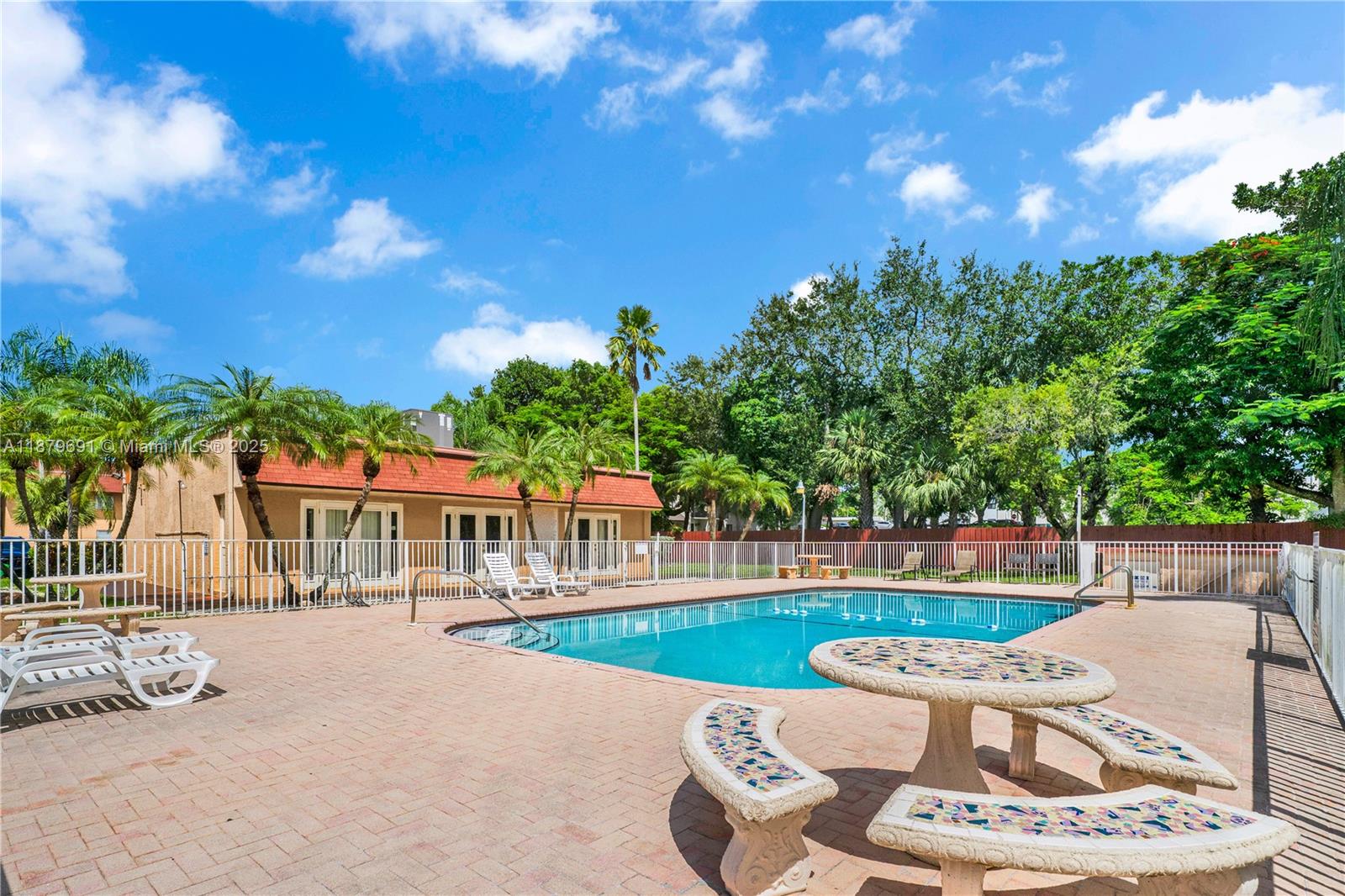 PUERTA DEL SOL CONDO - Residential