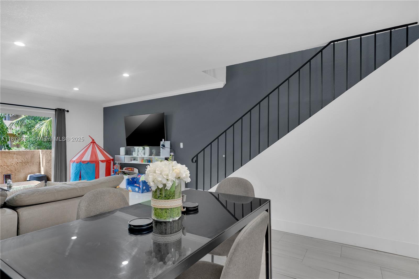 PUERTA DEL SOL CONDO - Residential