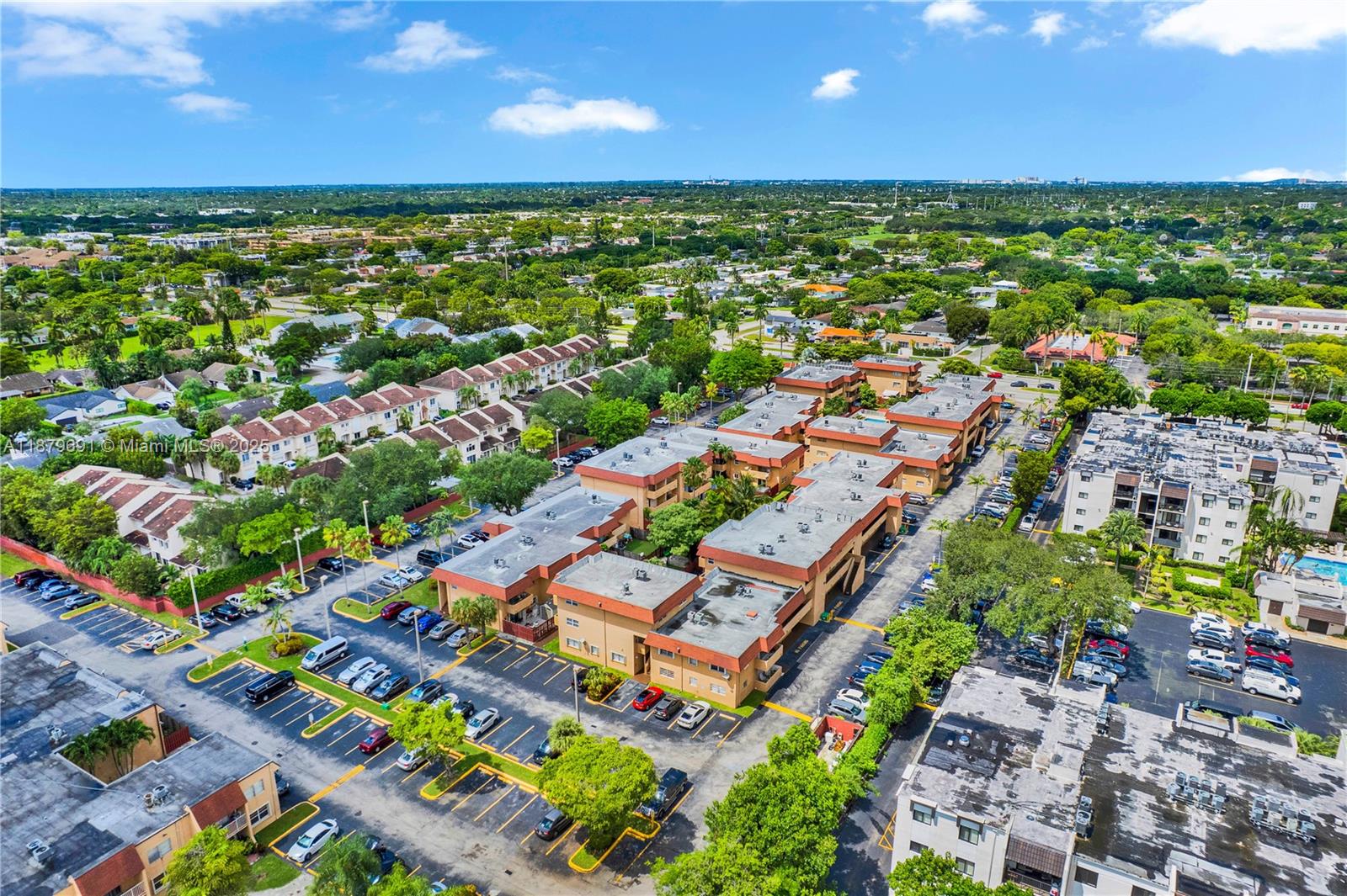 PUERTA DEL SOL CONDO - Residential