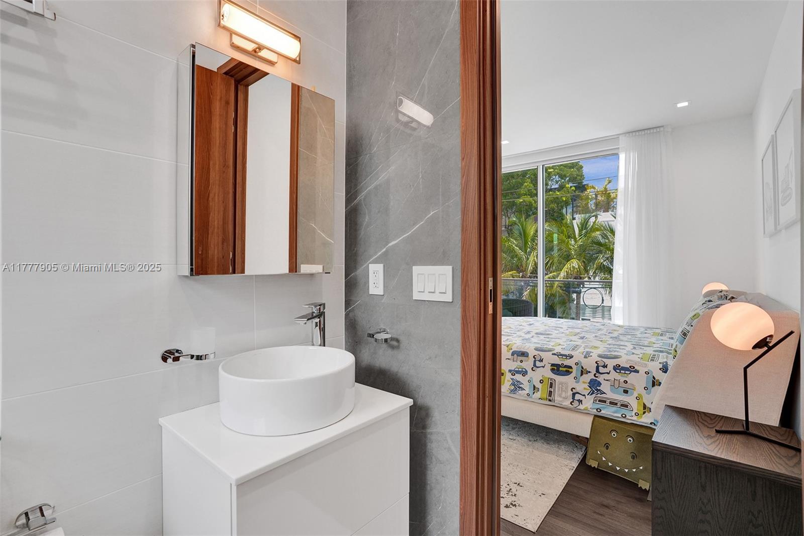 TROPICAL ISLE HOMES SUB 4 - Residential