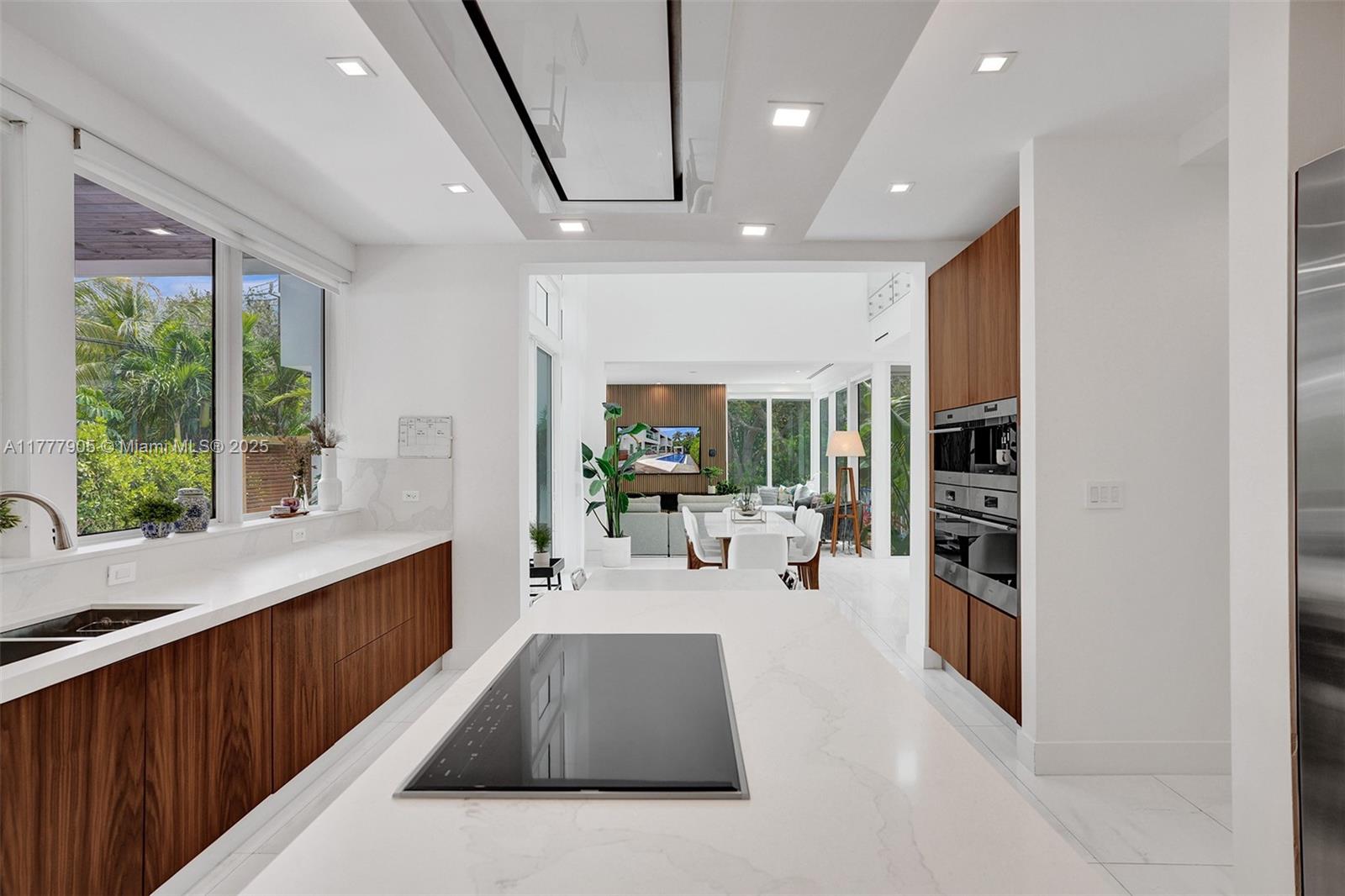 TROPICAL ISLE HOMES SUB 4 - Residential