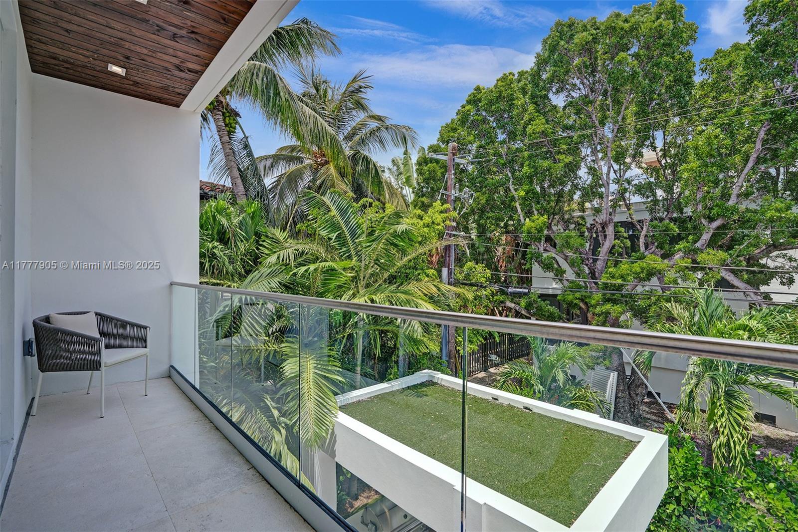 TROPICAL ISLE HOMES SUB 4 - Residential