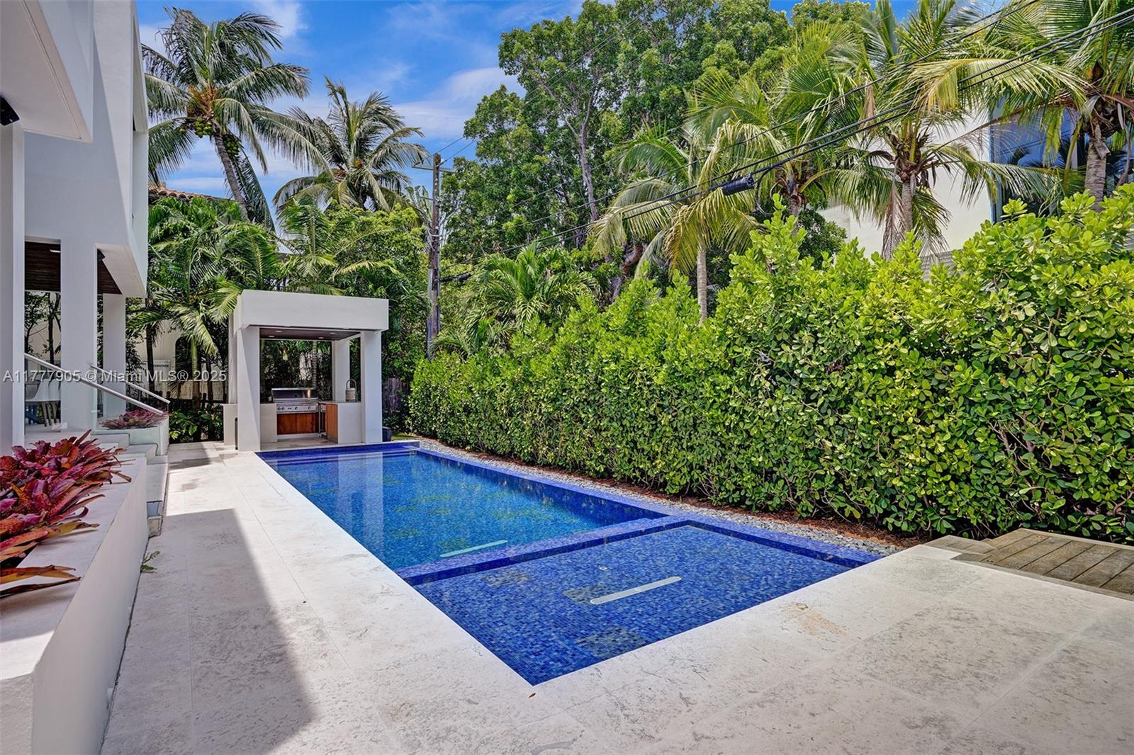 TROPICAL ISLE HOMES SUB 4 - Residential