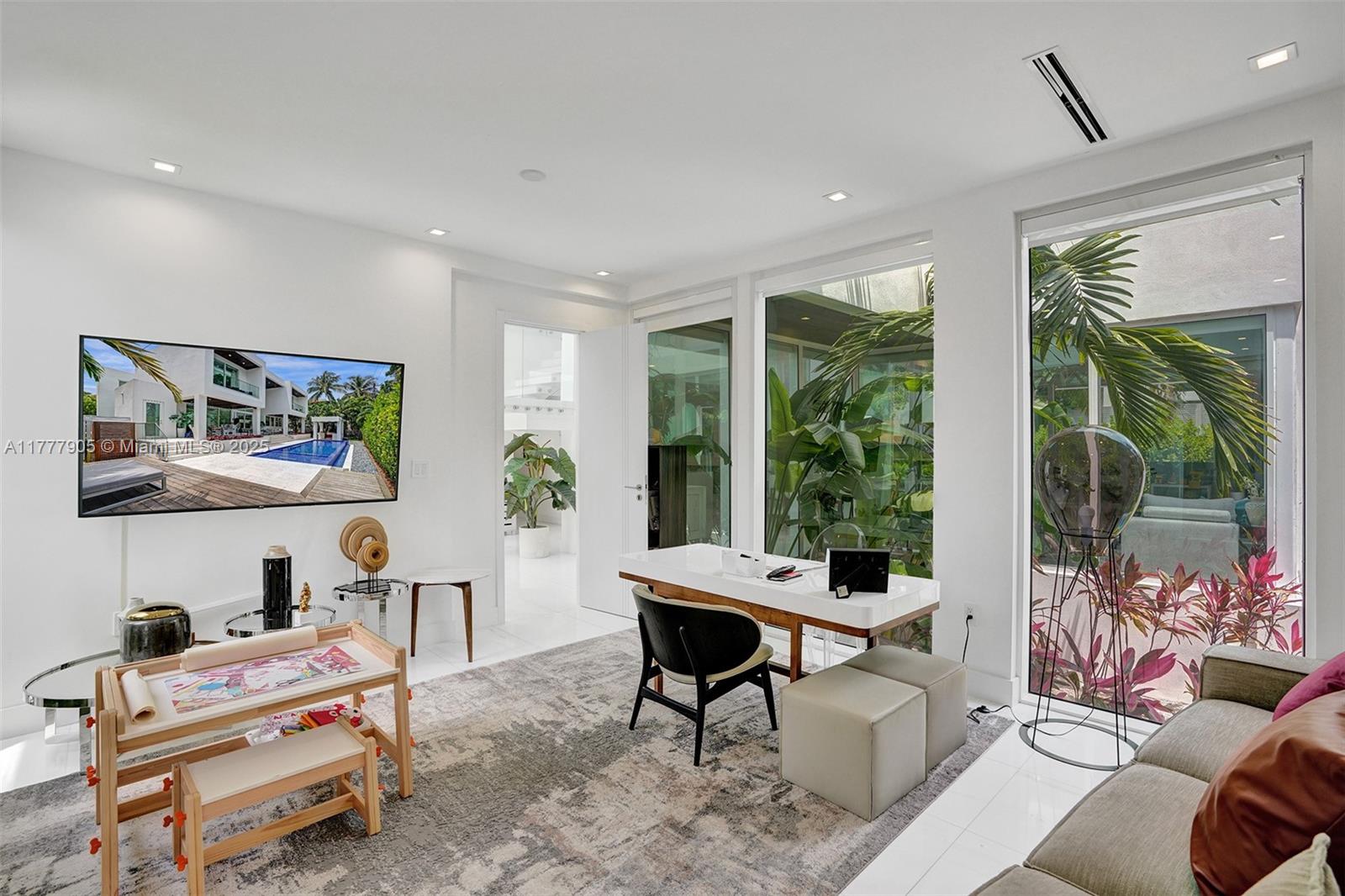 TROPICAL ISLE HOMES SUB 4 - Residential