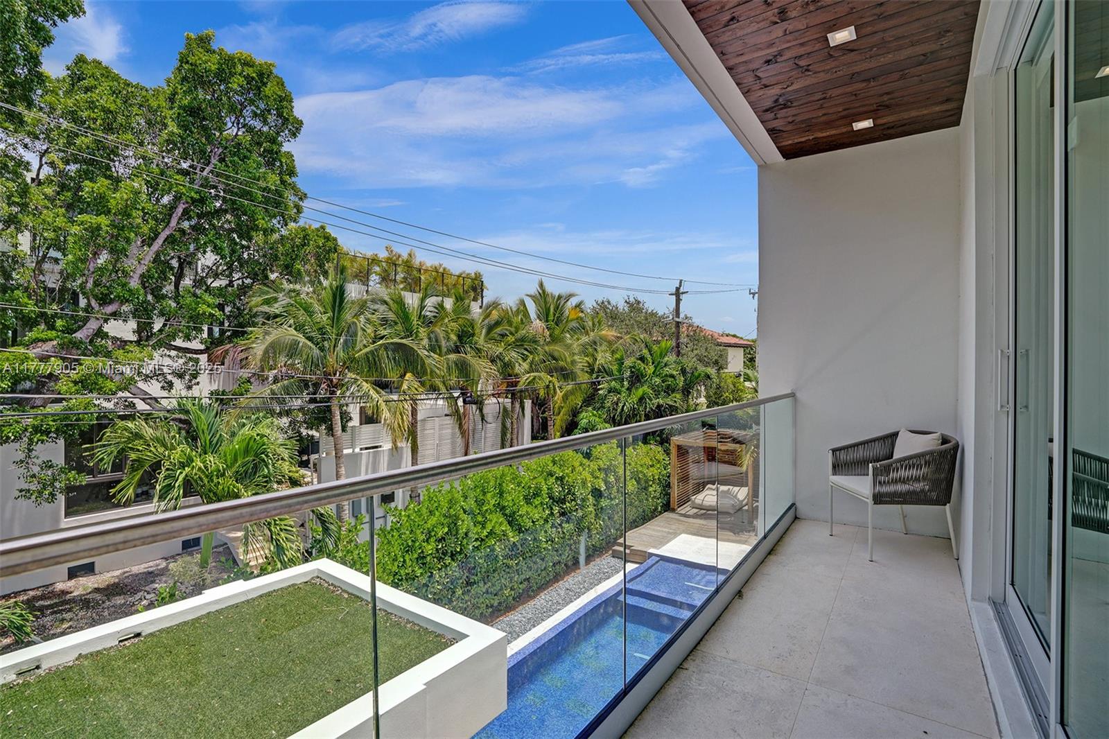 TROPICAL ISLE HOMES SUB 4 - Residential
