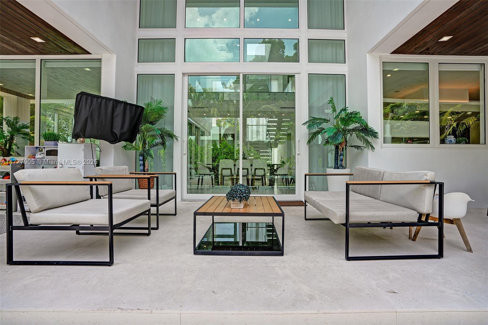 TROPICAL ISLE HOMES SUB 4 - Residential
