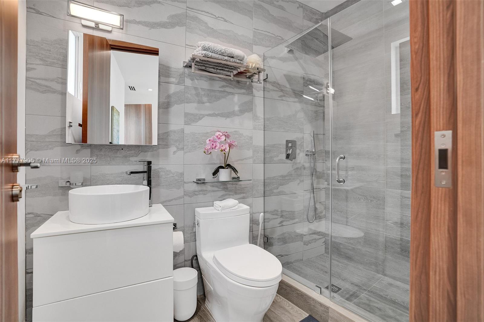 TROPICAL ISLE HOMES SUB 4 - Residential