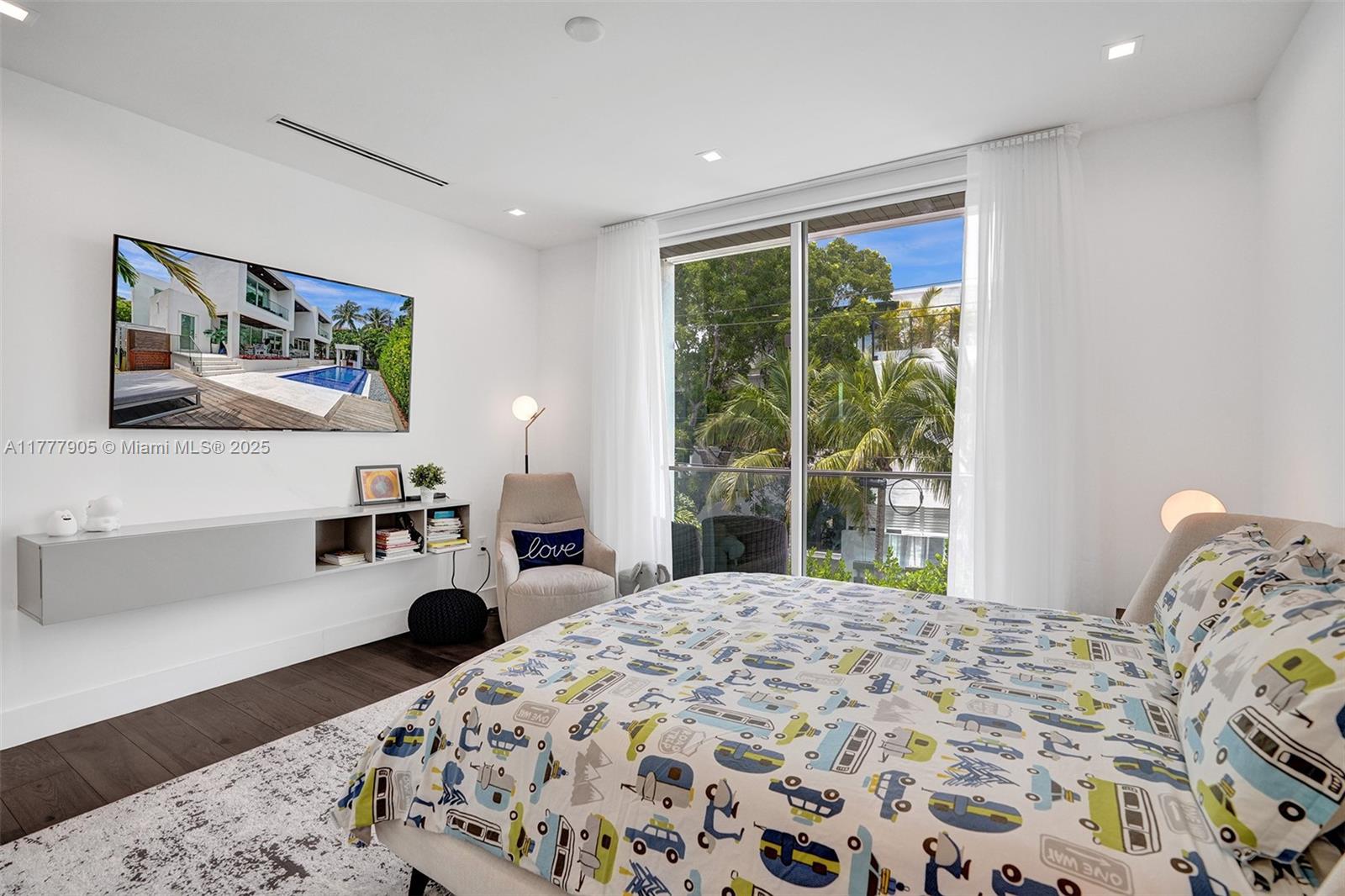 TROPICAL ISLE HOMES SUB 4 - Residential